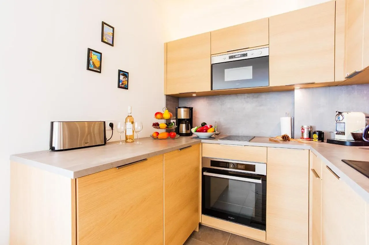 Apartment Terrace On The Bay 2 Villefranche-Sur-Mer, Ap4243 By Riviera Holiday Homes France